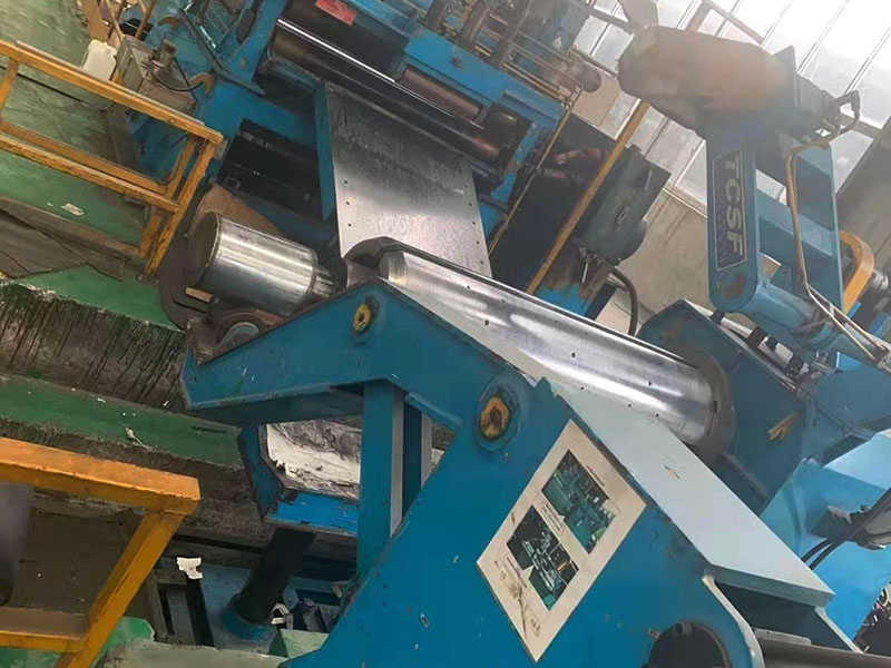 帶鋼分條機(jī)機(jī)器多長？